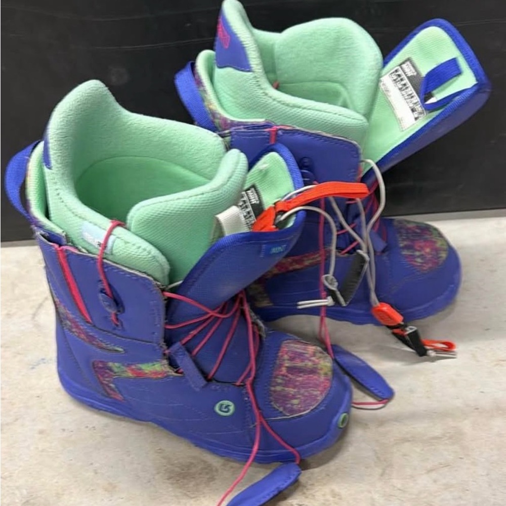 Burton Vibrant Blue and Mint Snow Boots
